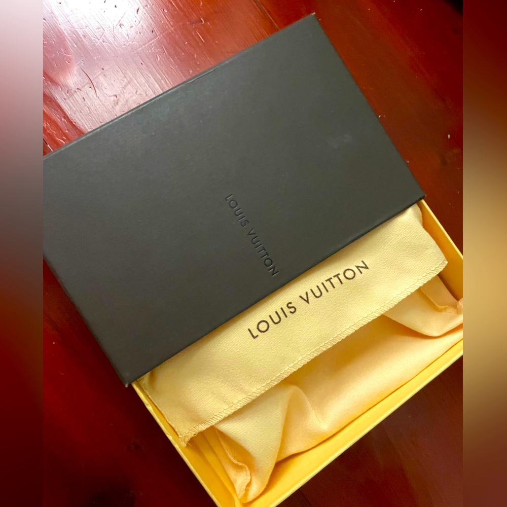 Louis Vuitton box